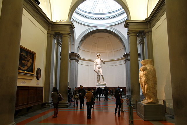 David_by_Michelangelo_in_The_Gallery_of_the_Accademia