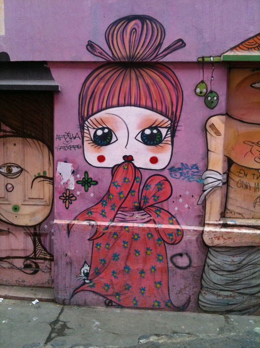 Chile-Valparaiso-kimono-street-art
