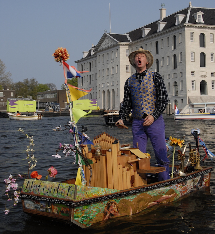 Boat-Muziekboot-Notendop-Amsterdam