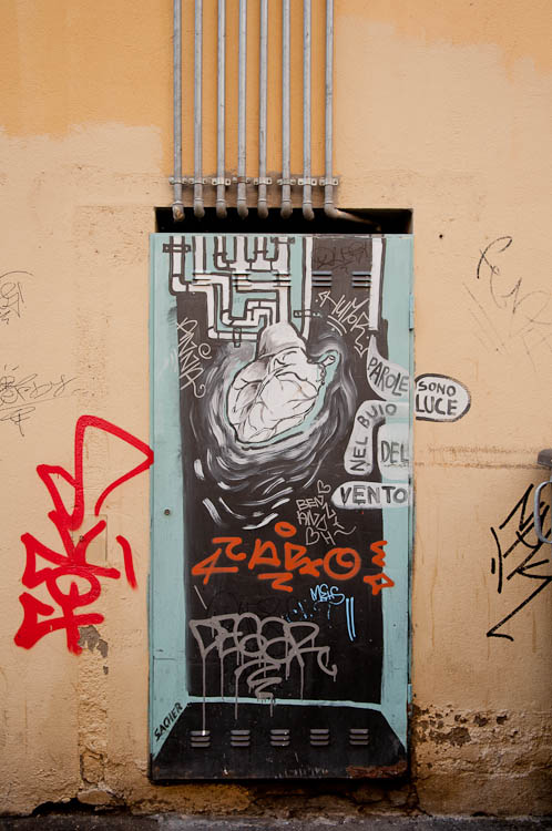 Street art Bologna 2014_paste_up_heart-tubes